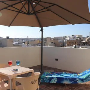 apt-st-julians-penthouse-3-minutes-walk-from-seafront.hotelssaintjulians.com/